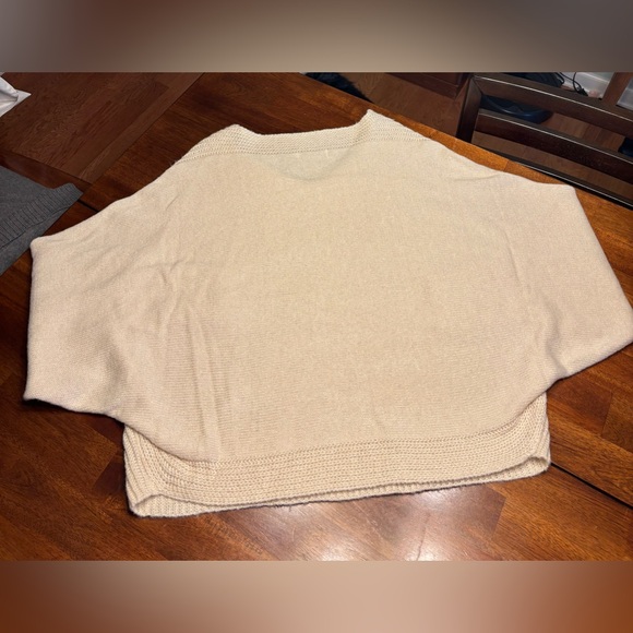 Junior’s sweater - Picture 4 of 4